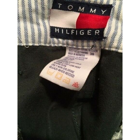 TOMMY HILFIGER SIZE 38 GREEN CASUAL SHORTS - Picture 4 of 4